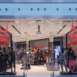 Pierwszy samodzielny butik marki Armani Jeans w Warszawie