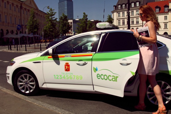 Czytaj magazyn ?Art&Business? w taksówkach EcoCar i weź udział w konkursie! Styl życia, LIFESTYLE - Magazyn ?Art&Business? od czerwca będzie dostępny w samochodach EcoCar. Wszyscy podróżujący taksówkami po Warszawie otrzymają pakiet najświeższych informacji z obszaru sztuki i biznesu.