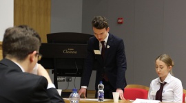 SLO STO w Białymstoku zwycięzcą regionalnego Turnieju Debat Oksfordzkich Styl życia, LIFESTYLE - Drużyna Społecznego Liceum Ogólnokształcącego STO przy Fabrycznej zwyciężyła w regionalnej edycji Turnieju Debat Oksfordzkich o Puchar Prezesa Instytutu Pamięci Narodowej. Zwycięzcy wezmą udział w ogólnopolskim finale w Sejmie RP w Warszawie.