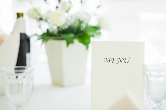 Weselne menu – jak uraczyć gości i uniknąć błędów?