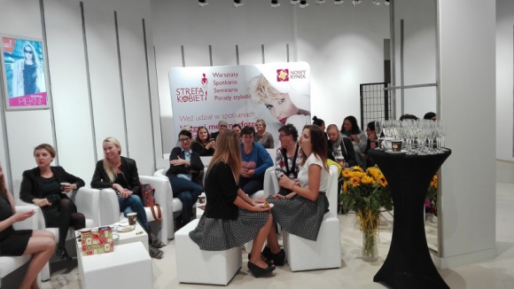 Kobiecy wtorek w Nowym Rynku Styl życia, LIFESTYLE - Budowanie własnej marki z trenerem rozwoju osobistego i zawodowego, metamorfoza o wartości 1000 zł, zaproszenia do spa. Już we wtorek 25 października galeria handlowa Nowy Rynek zaprasza na spotkanie dla pań w ramach Strefy Kobiet. Początek o godzinie 18.00.