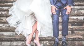 Jak dbać o buty taneczne i ślubne? Styl życia, LIFESTYLE - Buty, które przeznaczone są specjalnie do tańca, posiadają konstrukcję, która zapewnia im doskonałą elastyczność na parkiecie. Obuwie takie jest bardzo miękkie i wygodne, ale wymaga odpowiedniej pielęgnacji.