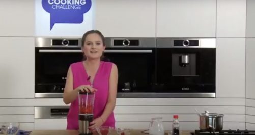 Uśmiechnięta Paulina Kawa w Cooking Challenge