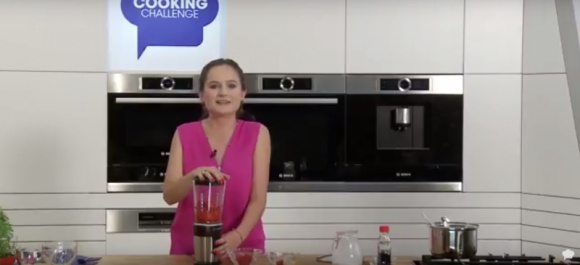 Uśmiechnięta Paulina Kawa w Cooking Challenge