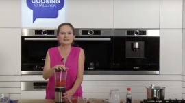 Uśmiechnięta Paulina Kawa w Cooking Challenge Styl życia, LIFESTYLE - O tym, że śmiech to zdrowie uczestnicy Cooking Challenge nie raz nam udowadniali. Ale czy wiedzieliście, że przeciętny dorosły śmieje się tylko 10 razy dziennie, a dziecko aż 300 razy??