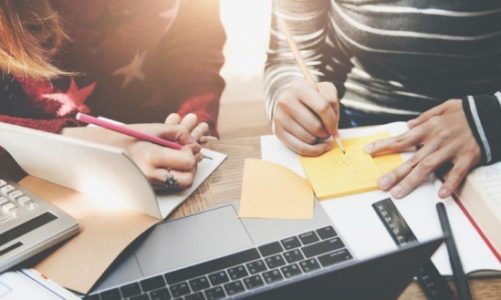 Niezbędnik studenta – co przyda się w roku akademickim?