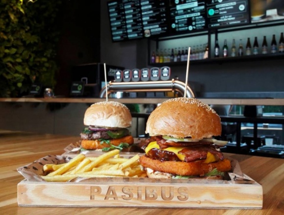 Pasibus, czyli nowe miejsce na mapie Warszawy dla fanów burgerów