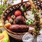 Co włożyć do koszyczka wielkanocnego?