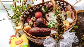 Co włożyć do koszyczka wielkanocnego?