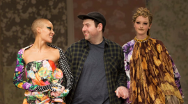 Królowa, modowe trendy i wizjoner ? Richard Quinn Styl życia, LIFESTYLE - Jak zelektryzować świat mody na London Fashion Week, sprawiając że sama królowa Elżbieta II zasiądzie w pierwszym rzędzie na pokazie mody?