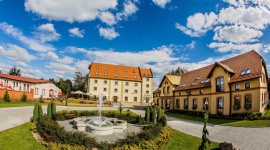 Majówka na 5 sposobów Styl życia, LIFESTYLE - Tegoroczna majówka dla wcześniej planujących i dobrze zorganizowanych to szansa na 9 dni wolnego. Jeśli zastanawiasz się, jak wykorzystać ten czas, ale trudno jest ci zdecydować, bo nie masz pewności, co do pogody, to koniecznie przeczytaj przygotowaną listę sposobów na majówkę