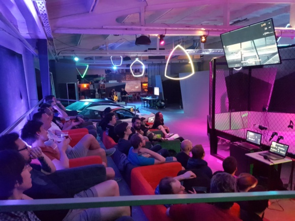 Premiera gry z Kamilem Grosickim i piłkarska strefa kibiców w DISCO:VR