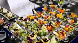 Deli Catering wsparło kulinarnie Kongres Regionów 2018 Styl życia, LIFESTYLE - Za nami Kongres Regionów 2018, podczas którego samorządowcy z całej Polski rozmawiali o megatrendach w miastach. Wydarzenie wsparła kulinarnie marka Deli Catering - lider na rynku usług cateringowych w zakresie kulinariów eventowych.