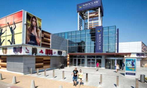 Kultowe Lacoste we Wrocław Fashion Outlet