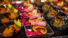 Za nami Gala Effie Awards 2018 Styl życia, LIFESTYLE - Gala Effie Awards to najważniejszy dzień w branży komunikacji marketingowej. O jej tegoroczną oprawę kulinarną zadbała marka Deli Catering.
