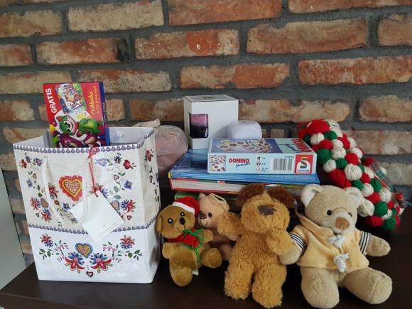 Przynieś prezent i weź udział w ?Dębieckiej Paczce?