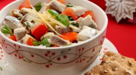 Skąd ryby na wigilijnym stole, czyli o tradycji słów kilka Styl życia, LIFESTYLE - Choć tradycje wigilijne są na stałe wpisane w święta Bożego Narodzenia, często nie zastanawiamy się nad ich pochodzeniem. Czemu potrawy rybne cieszą się tak dużą popularnością w okresie świątecznym?