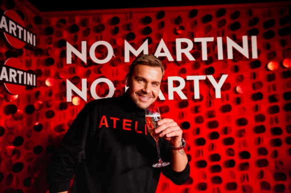 Relacja z pokazu Dawida Wolińskiego i imprezy No Martini No Party Styl życia, LIFESTYLE - 6 grudnia 2018 r. w warszawskim STUDIO ATM przy Wale Miedzeszyńskim 384 odbył się pokaz najnowszej kolekcji Dawida Wolińskiego. Mecenat nad tym wydarzeniem objęła marka Martini.