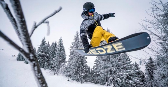 Snowboardowe szaleństwo z Decathlon! Styl życia, LIFESTYLE - Zimowe szaleństwo na stoku jeszcze przed Tobą? Zajrzyj koniecznie do sklepów Decathlon, gdzie znajdziesz nową kolekcję marki Wed?ze. Niebanalne wzornictwo, styl i przede wszystkim jakość, za którą stoi pasja do sportu.