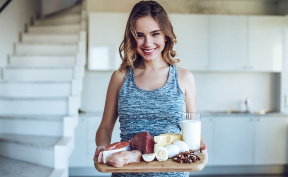 Zadbaj o formę na wiosnę. Te produkty pomogą Ci zbudować masę mięśniową! Styl życia, LIFESTYLE - Sezon wiosenny to idealna pora, by popracować nieco nad swoją sylwetką.