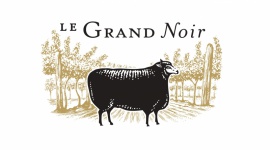 Le Grand Noir ? wino o buntowniczej naturze Styl życia, LIFESTYLE - Co może powstać z połączenia francuskiej tradycji winiarskiej i nieszablonowego smaku nowego świata? Co może powstać w wyniku połączenia doświadczenia, pasji, chęci rozwoju i kreatywności? Odpowiedź to wino Le Grand Noir, czyli niebanalny smak i czarna owca na etykiecie.