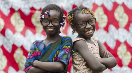 Pacjenci z Wrocławia pomogą dzieciom z Afryki Styl życia, LIFESTYLE - Masz stare i niepotrzebne okulary? Przynieś je do przychodni i pomóż ubogim dzieciom ze slumsów Nairobi. Zbiórka trwa do 12 czerwca.