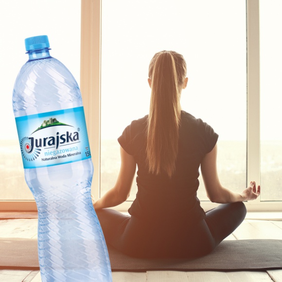 Prawdy i mity o wodzie Styl życia, LIFESTYLE - Czy wodę można przedawkować, a kranówka jest taka sama jak woda mineralna? Czy picie wody sprzyja odchudzaniu i czy można popijać ją w czasie posiłku? Potwierdzamy fakty i obalamy mity.