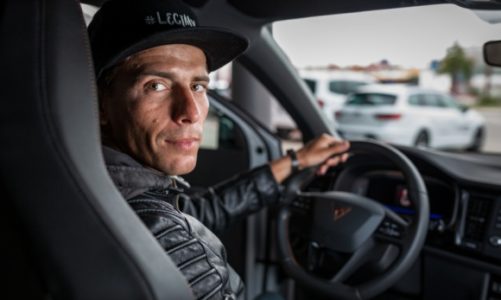 Ultratriathlonista Robert Karaś pierwszym Partnerem marki CUPRA