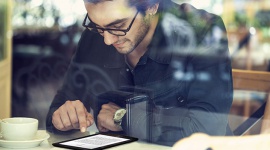 ?Lekka? literatura dla każdego ? czytniki e-booków w bibliotekach Styl życia, LIFESTYLE - Sukces pilotażowego projektu promującego nowoczesne czytelnictwo, przeprowadzonego przez Centrum Innowacji Przejście we Wrocławiu oraz Arta Tech, świadczy o tym, że technologie wcale nie odgradzają nas od literatury...