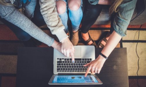 ?Somsiad ma horom curke, a jego madka lubi pieseły? ? czy Internet zagraża popra