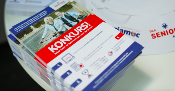 Konkurs ?Adamed dla Seniora? ? poznaliśmy tegorocznych laureatów! Styl życia, LIFESTYLE - Znamy laureatów trzeciej edycji ogólnopolskiego konkursu ?Adamed dla Seniora?. Finansowe granty otrzyma Uniwersytet Trzeciego Wieku w Łazach, Rzeszowski Dom Kultury oraz Bałucki Ośrodek Kultury. Nagroda Specjalna trafi do Stowarzyszenia Promocji Sportu FAN z Wrocławia.