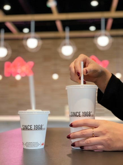 Max Premium Burgers zmniejsza zużycie plastiku w restauracjach