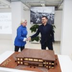 ?#Każda koszula pomaga? w budowie szkoły w Ghanie