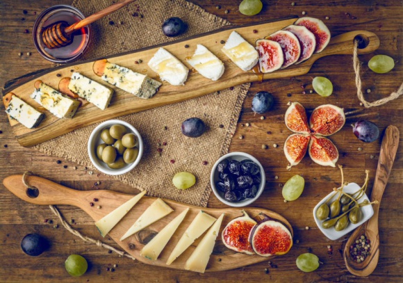 Kulinarna strona karnawału - menu kiedyś i dziś Styl życia, LIFESTYLE - Karnawał. Czas zabawy i szaleństwa. Rozpoczyna się zawsze 6 stycznia, w święto Trzech Króli, lecz data jego zakończenia jest zależna od terminu Świąt Wielkanocnych i w tym roku kończy się 25 lutego.