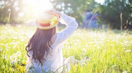Gotowa na zmiany? 3 kroki do przywitania wiosny w świetnej formie Styl życia, LIFESTYLE - Sezon zimowy zazwyczaj żegnamy z obniżonym nastrojem, nadprogramowymi kilogramami, przesuszoną skórą i? mocnym postanowieniem zmian. Podpowiadamy jakie nawyki wprowadzić do swojego życia, aby poprawić kondycję i samopoczucie.