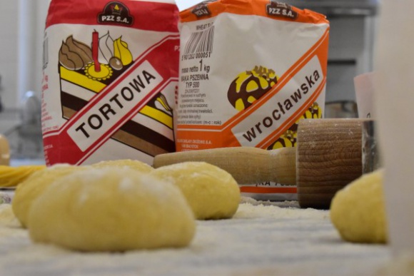 Podlaskie Zakłady Zbożowe na Tłusty Czwartek polecają pączki i faworki
