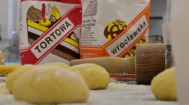 Podlaskie Zakłady Zbożowe na Tłusty Czwartek polecają pączki i faworki Styl życia, LIFESTYLE - Pączki, faworki, obwarzanki i inne słodkości ? tylko jeden raz w roku nie idą w biodra i można się nimi delektować do woli.