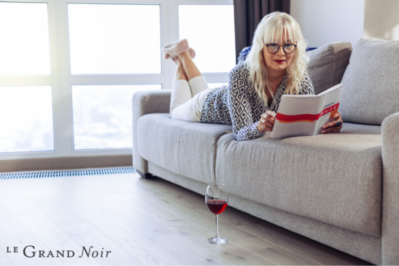 #ZOSTAŃWDOMU i bądź sobą Styl życia, LIFESTYLE - Pojęcie ?bycia sobą? jest niejednoznaczne i bardzo pojemne. Z badań zleconych przez markę Le Grand Noir wynika, że dla wielu badanych bycie sobą oznacza życie według własnych zasad.