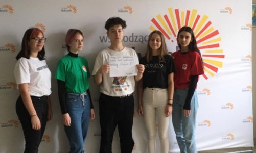 KORONAWIRUS. Szkolni wolontariusze gotowi do pomocy