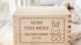 Spersonalizowany prezent bez wychodzenia z domu? Setki pomysłów na Giftbay.pl Styl życia, LIFESTYLE - Zbliżające się urodziny, imieniny bądź rocznice wiążą się z odwiecznym dylematem ? jaki prezent będzie najbardziej odpowiedni na daną okazję? Co wybrać, aby sprawić radość obdarowywanej osobie? Z myślą o wszystkich, którzy poszukują oryginalnych upominków powstał Giftbay.pl.