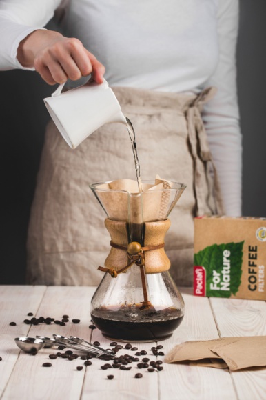 3 różne pomysły na czas #zostanwdomu Styl życia, LIFESTYLE - Co robić w domu, gdy już skończymy pracować zdalnie, gdy już obejrzymy zaległe seriale? Co robić, gdy już zrobimy zakupy on-line i lekcje z dzieckiem? Mamy dla was trzy różne pomysły na to, jak zagospodarować wolny czas lub urozmaicić codzienną domową rutynę.