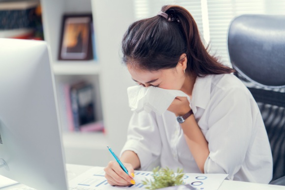 Home office z alergią w tle Czyli jak pracować, kiedy za oknem pyli?