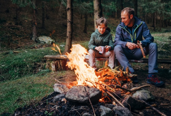Noc Ojca? czyli nietypowy sposób na spędzenie 23 czerwca Styl życia, LIFESTYLE - Wielkimi krokami nadchodzą dwa święta: Dzień Ojca i Noc Świętojańska. Tak się składa, że obchodzone są one tego samego dnia. A gdyby tak dać upust fantazji i połączyć je w jedno, czyli w Noc Ojca?