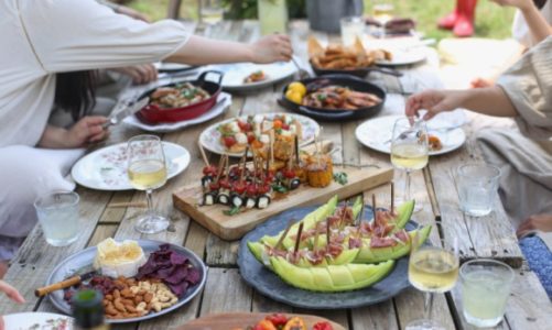 Sezon na barbecue w pełni. Odśwież swoje menu i szukaj przepisów na grilla