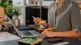 Pudełkowa wigilia dla pracownika w Słupsku Styl życia, LIFESTYLE - Brak zamówień na bożonarodzeniowy catering dla firm, to kolejny cios w branżę gastro.